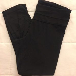 Lululemon black capris